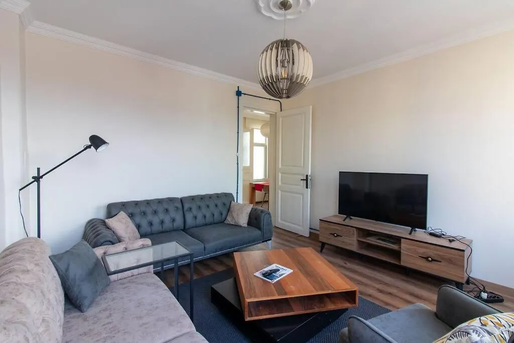 Soft And Historic 3Br Home W Iconic Haydarpasa View Istanbul