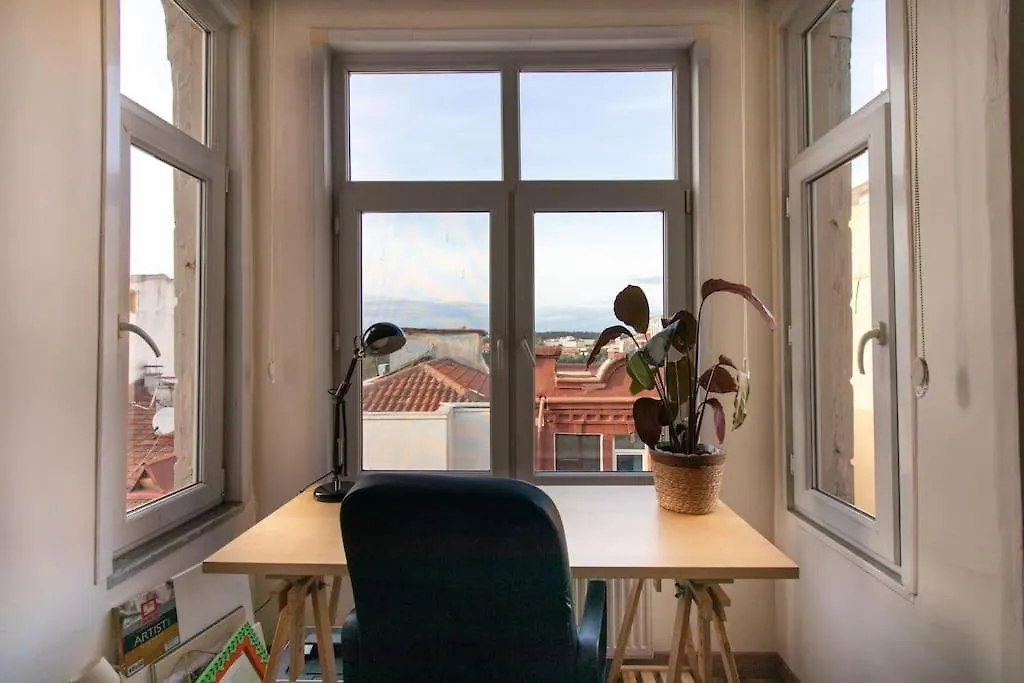 Apartment Soft And Historic 3Br Home W Iconic Haydarpasa View Istanbul